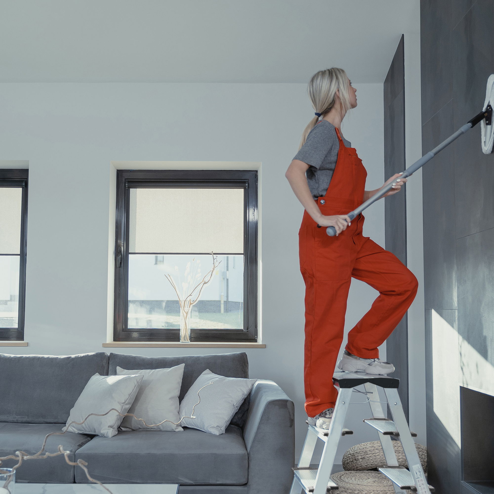 Klappbare Leiter 4 Stufen, Trittleiter aus Aluminium, Treppenleiter bis 150kg belastbar NA180 Klappbare Leiter 4 Stufen, Trittleiter aus Aluminium, Treppenleiter bis 150kg belastbar NA180