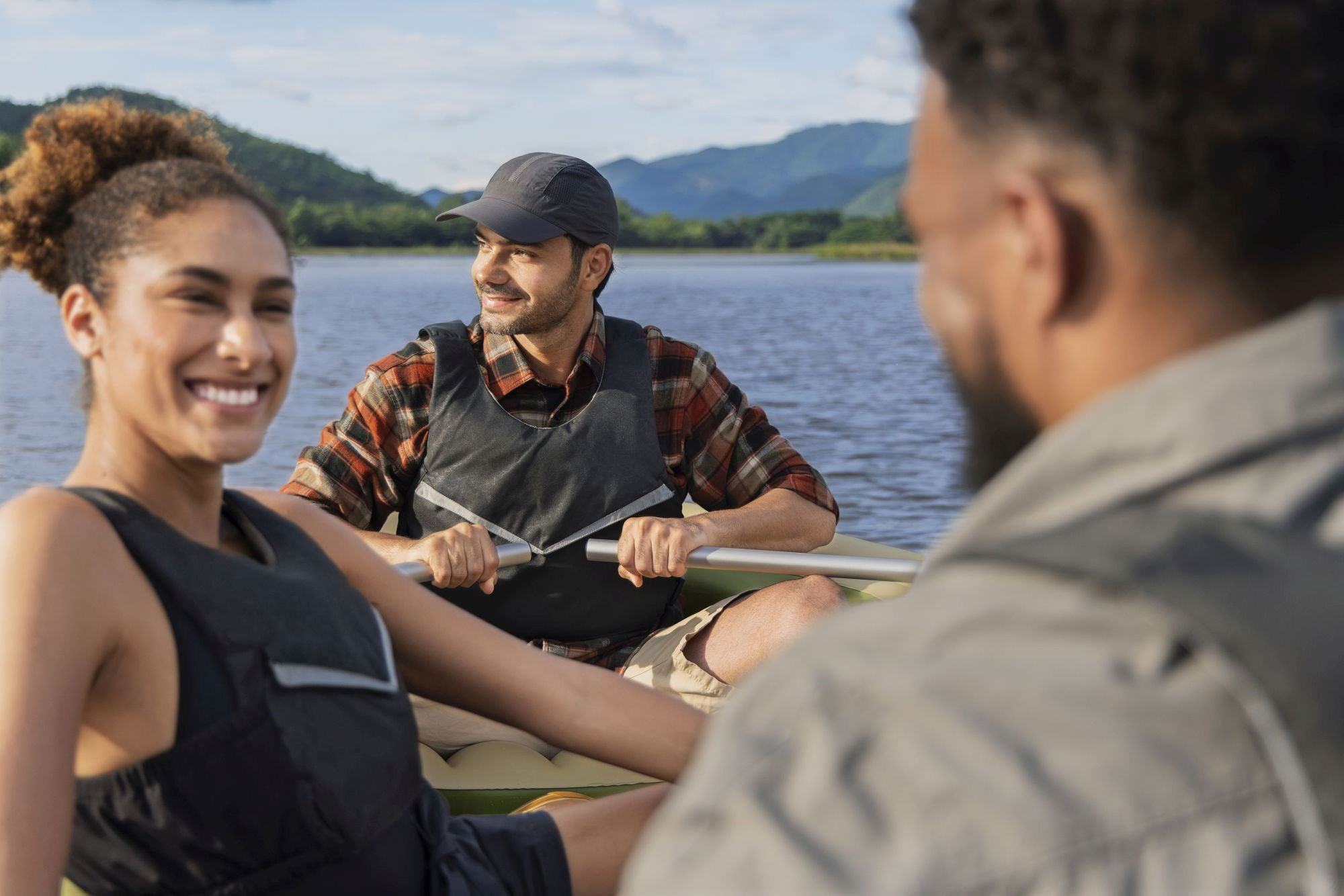 -Langtext: ## Bestway Voyager X3: Schlauchboot für 3 Personen im Komplett-Set