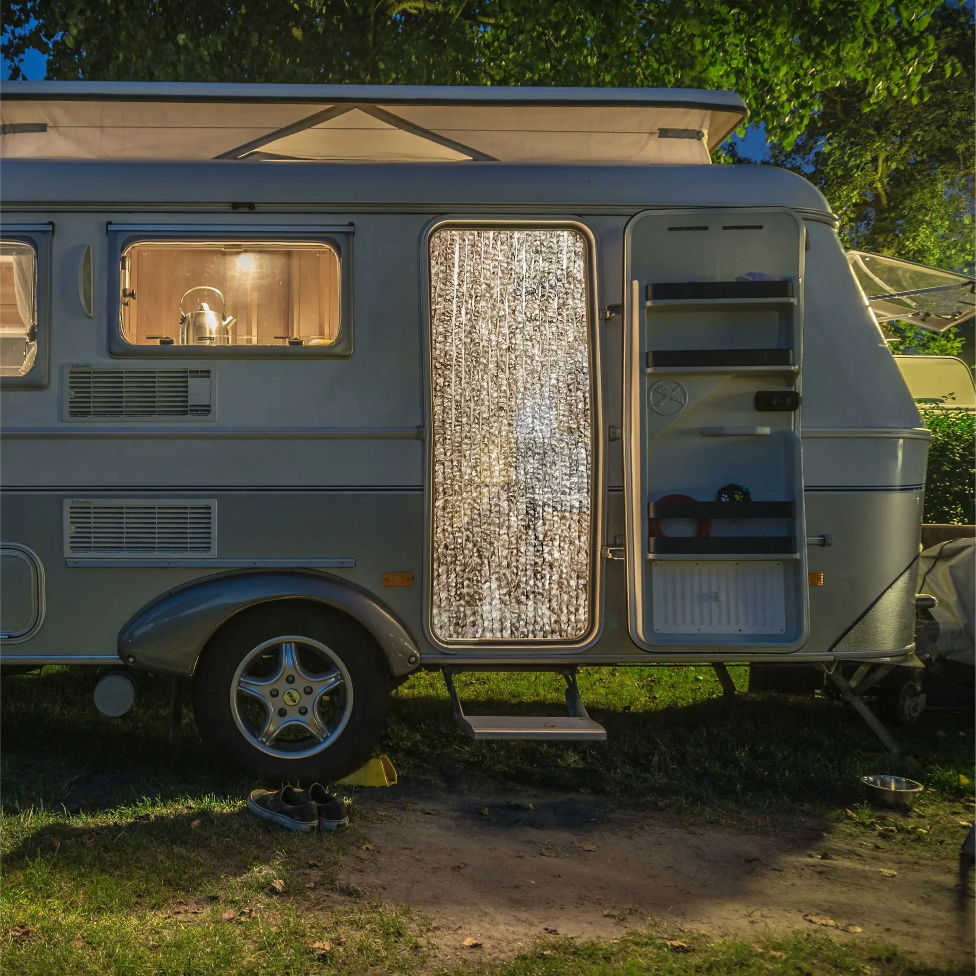 Flauschvorhang 90x200 cm hellgrau weiß, Wohnwagen Fliegenschutz, Türvorhang NA215