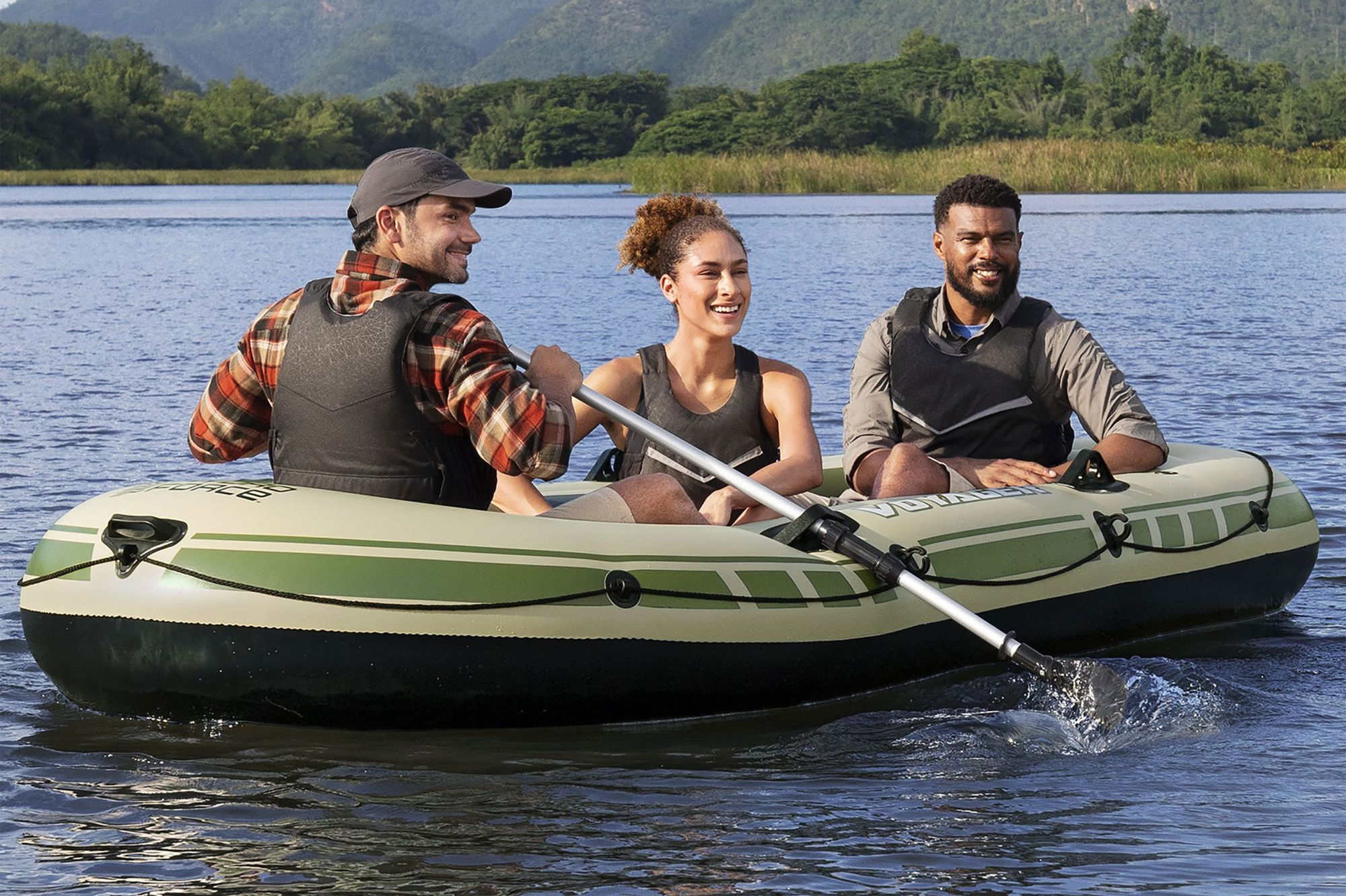 -Langtext: ## Bestway Voyager X3: Schlauchboot für 3 Personen im Komplett-Set