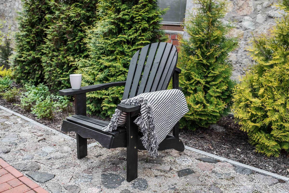 Gartenstuhl im Design eines Adirondack Stuhl, Gartenstuhl-Hochlehner aus Holz, schwarz NA046_S