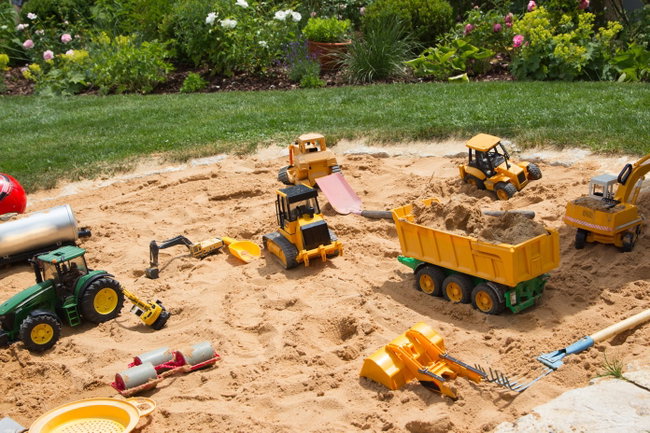sandspielzeug kinderfahrzeuge im sandkasten