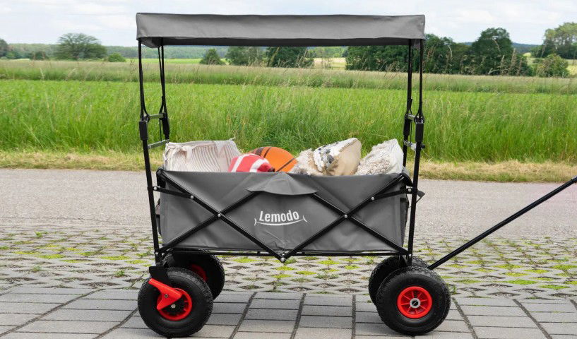 bollerwagen mit dach beladen mit einkauf